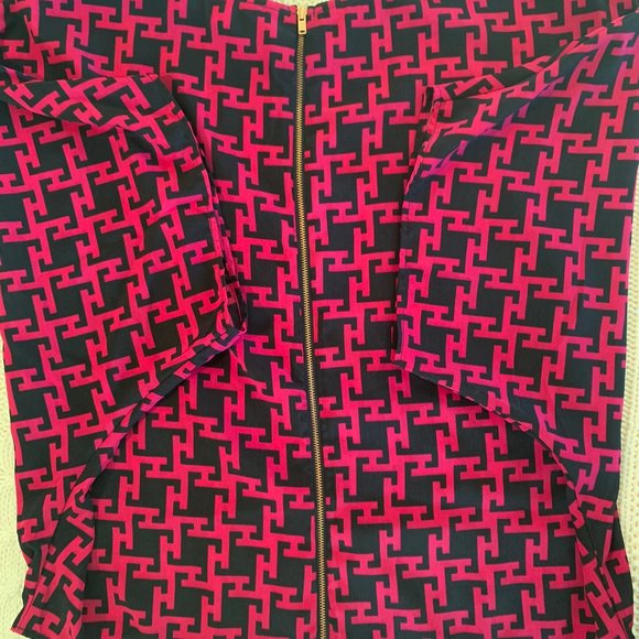 Pink and Navy Geometric Short Sleeve Blouse - Picture 4 of 4